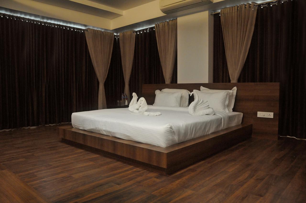 Hotel 3 Leaves Kolhapur Eksteriør billede