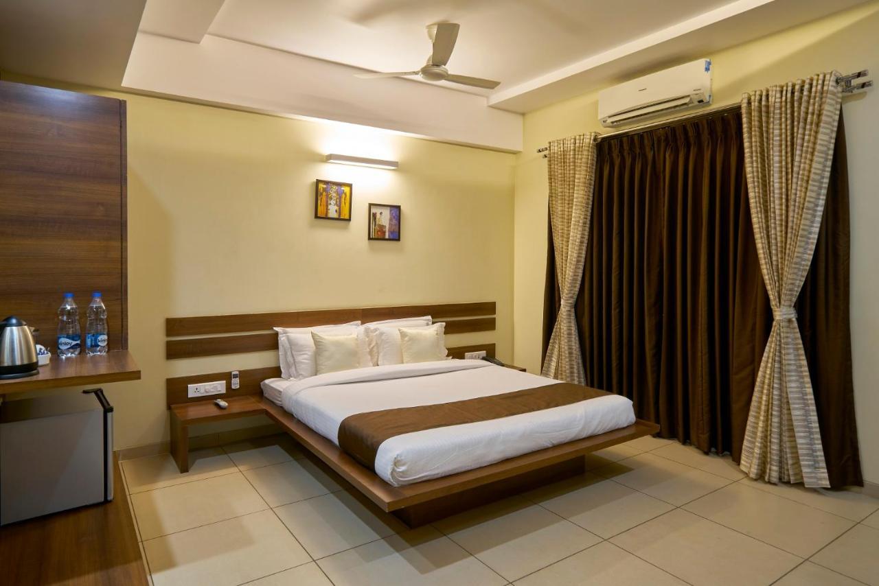 Hotel 3 Leaves Kolhapur Eksteriør billede