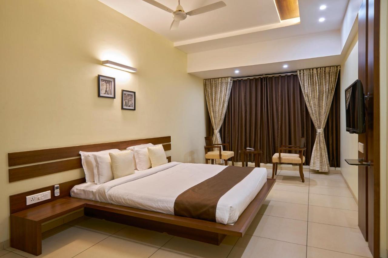 Hotel 3 Leaves Kolhapur Eksteriør billede