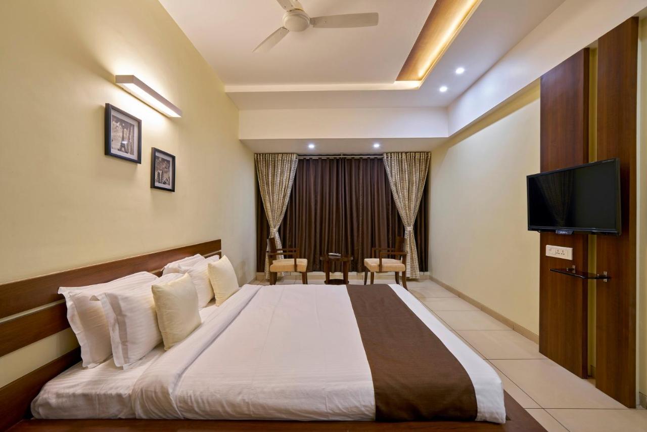 Hotel 3 Leaves Kolhapur Eksteriør billede