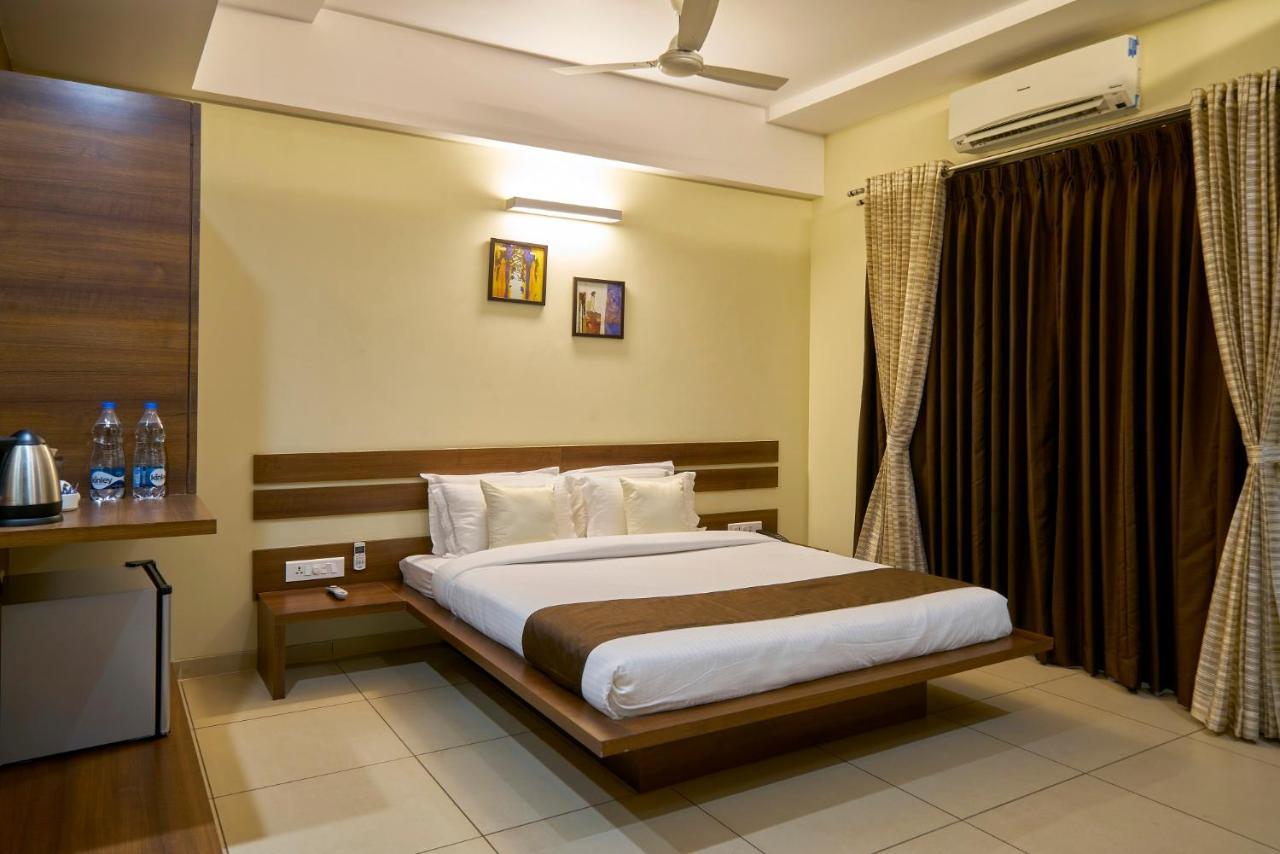 Hotel 3 Leaves Kolhapur Eksteriør billede